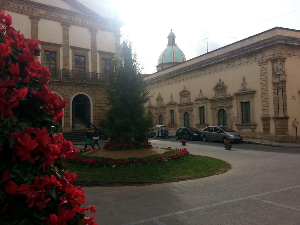 Liz House Apartamento Caltagirone Exterior foto