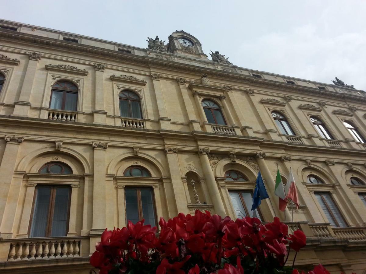 Liz House Apartamento Caltagirone Exterior foto